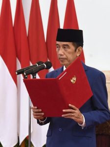 *Presiden Jokowi Lantik Menteri Investasi, Mendikbudristek, dan Kepala BRIN*
