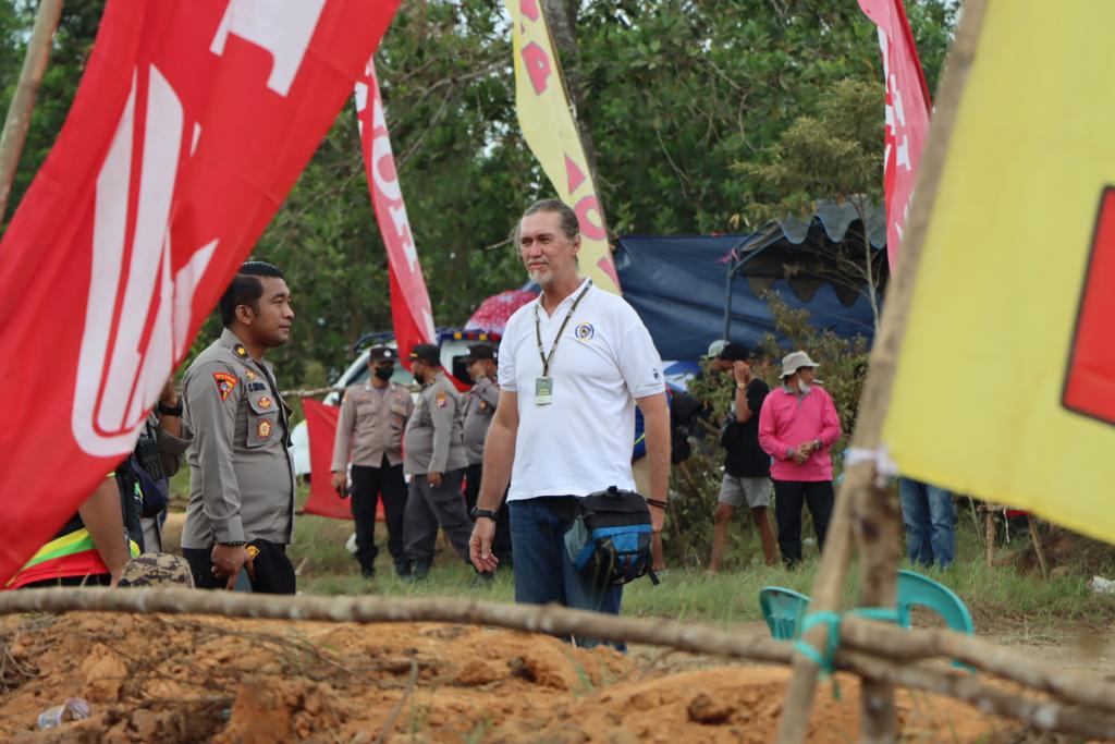 Terjunkan 70 Personel, Polres Bartim Amankan Kejurnas Grastrack Region Kalteng.
