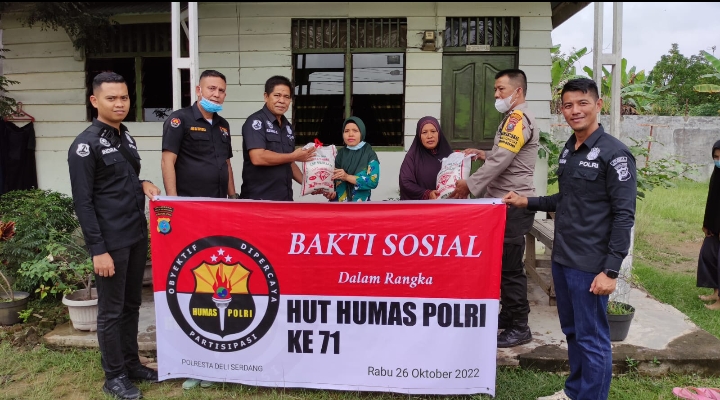 Dalam Rangka HUT Humas Polri Ke 71, Humas Polresta Deli Serdang Bagikan Sembako