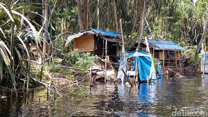 Menggunakan data nama nama KK kampung, kades rubah jual lahan ke pengusaha WNI Keturunan.