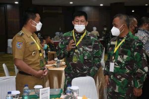UCAPAN SELAMAT OLEH WAKIL BUPATI HUMBAHAS KEPADA LETJEN TNI BINTANG 3