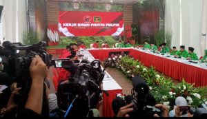 Deklarasi Koalisi Partai PDIP dan PPP. CAPRES Ganjar Pranowo Ikut Hadir Bersama Ibu Hj Megawati Soekarnoputri dan Petinggi PPP.