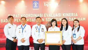 Rakor Evaluasi Capaian Kinerja BPSDM Kumham, Kakanwil Sumut Terima Penghargaan Terbaik Ke-3 Kategori Pelatihan MOOC Kemenkumham