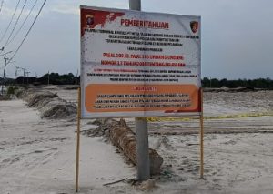 Pelabuhan Khusus Batubara milik PT Mitra Tala Police Line atau Garis Polisi oleh DITRESKRIMSUS Polda Kalimantan Tengah