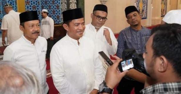Malam Pertama Sholat Tarawih, Pj Gubernur Sumut Hassanudin Sholat di Masjid Agung Medan Bersama Ratusan Masyarakat