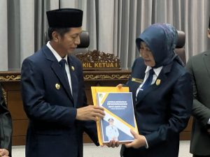 Ketua DPRD Kabupaten Barito Utara Hj Mery Rukaini Pimpin Rapat Paripurna