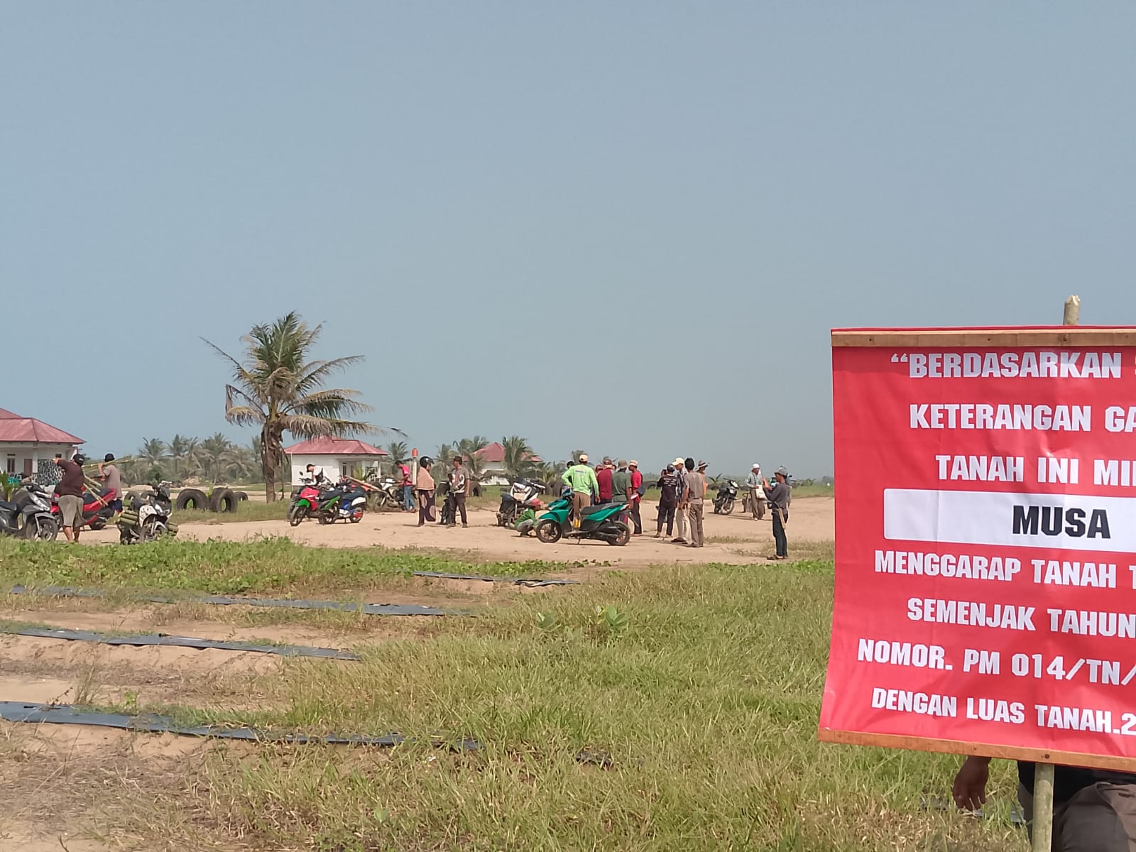 Warga Desa Suka Tani Wanasalam Lebak Resah Unit Alat Berat Masuk Di Lokasi Lahan Garapan Dan Meratakan Tanah Garapan Milik Mereka Sejak 1970.