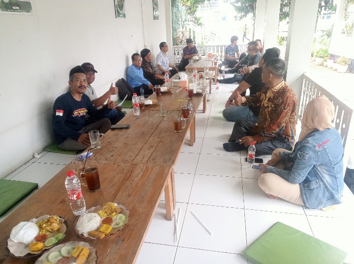 Duduk Bareng Pengurus Bintang Keadilan Pejuang Nasional. Resto Daun Salma.