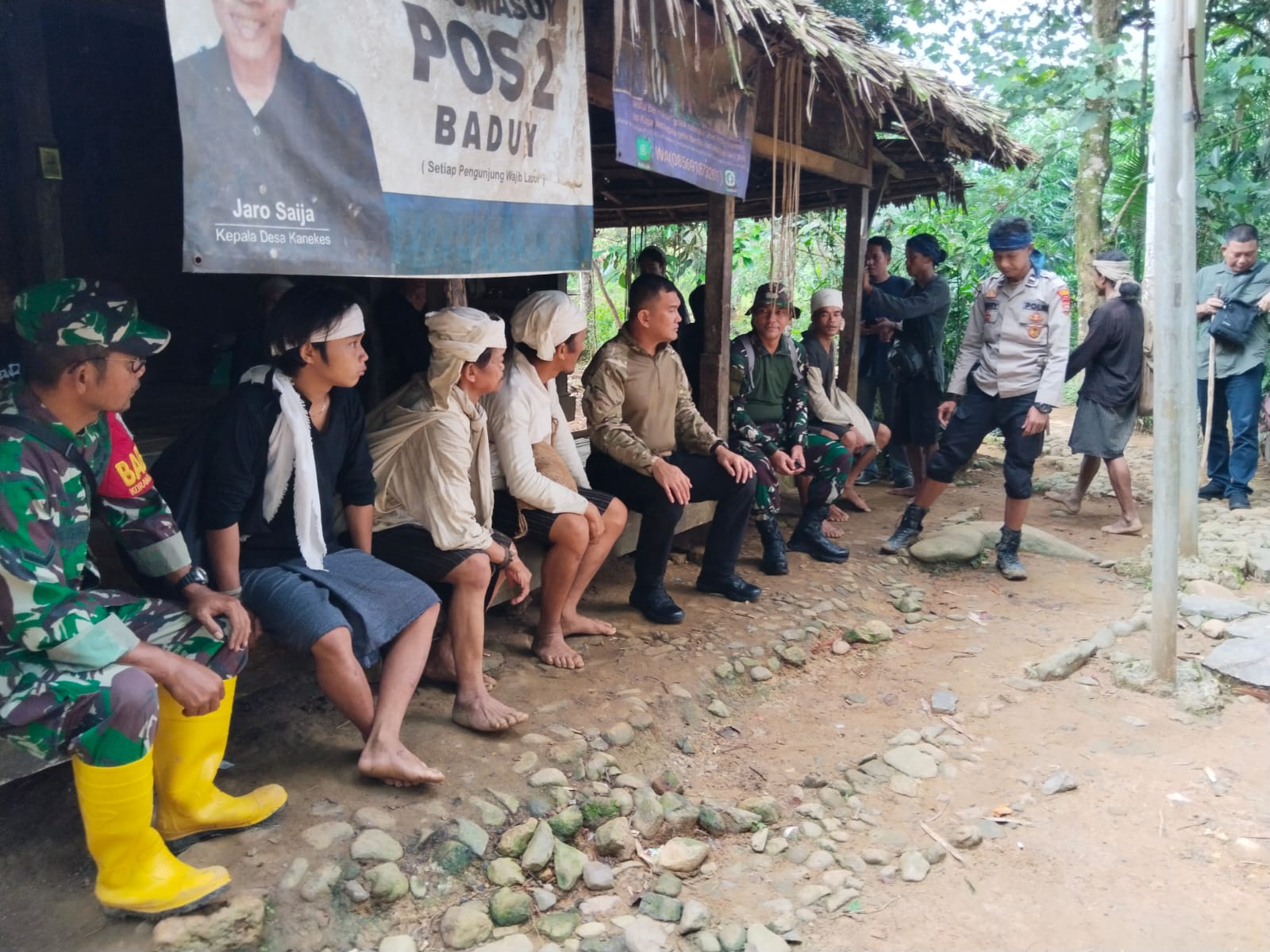 DANREM 064/Maulana Yusuf, Brigjen TNI Fierman Sjafirial Agustus. Buka Silahturahmi Kepada Suku Adat Baduy, Dalam.