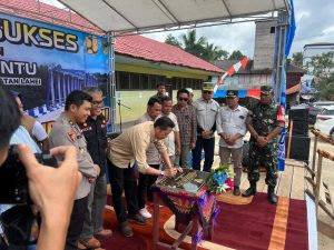 Wakil Ketua II SASTRA JAYA dan Anggota DPRD damping PJ Bupati Resmikan Jembatan Intu Desa Haragandang.