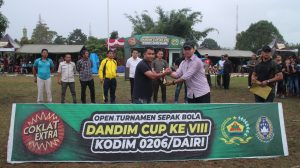 Dandim 0206 Dairi Cup ke VIII berlangsung sukses, Tarlingkar FC bawa pulang Piala bergilir Dandim 0206 Dairi