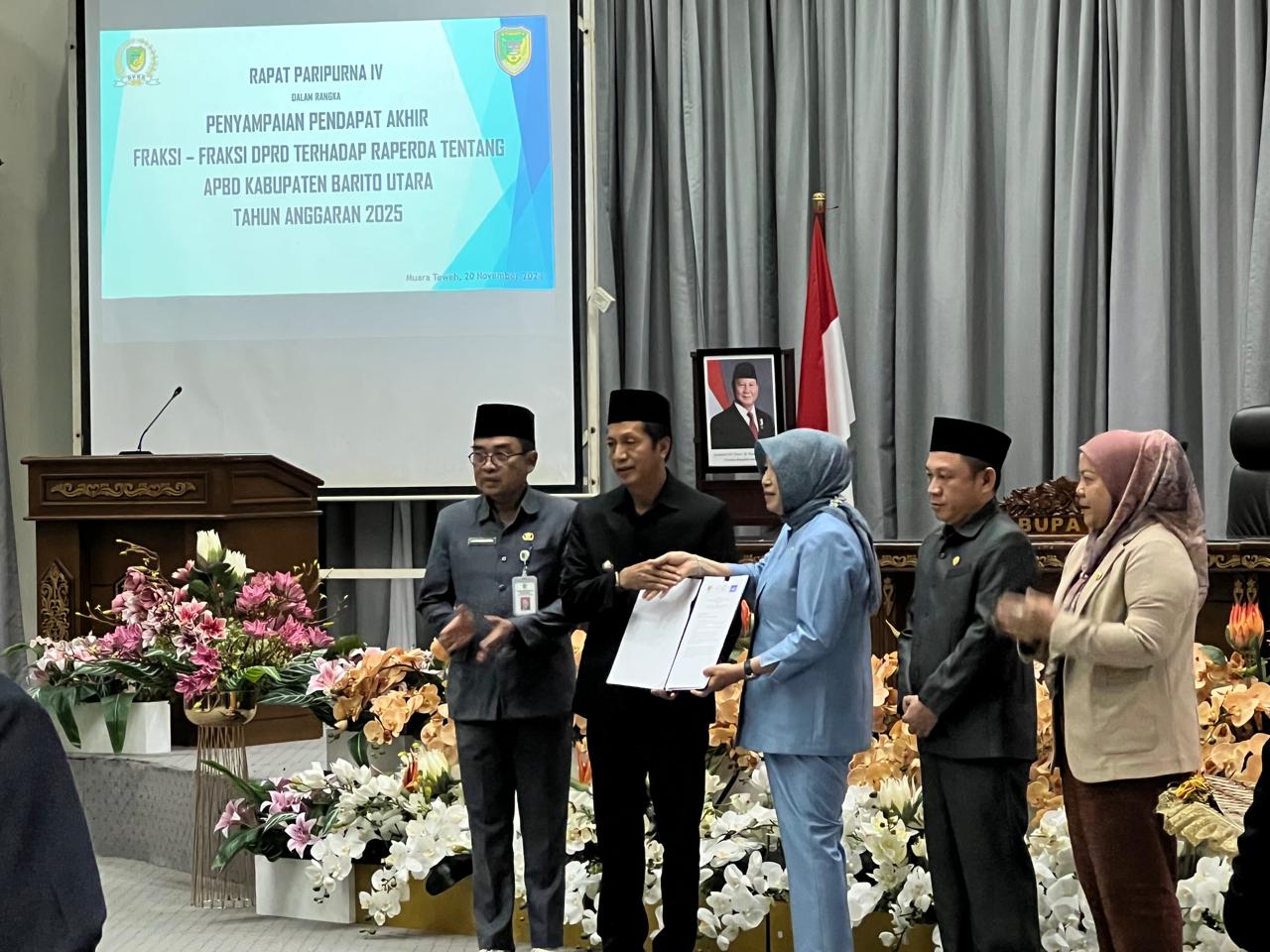 Rapat Paripurna IV Penyampaian Pendapat Akhir Fraksi-Fraksi DPRD Terhadap Raperda Tentang APBD Kabupaten Barito Utara T.A 2025