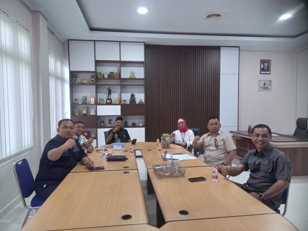 Ketua BK DPRD Provinsi Gorontalo Fikram Salilama Terima Kunjungan Biro Media PKRI dan Beri Ramah Tamah.