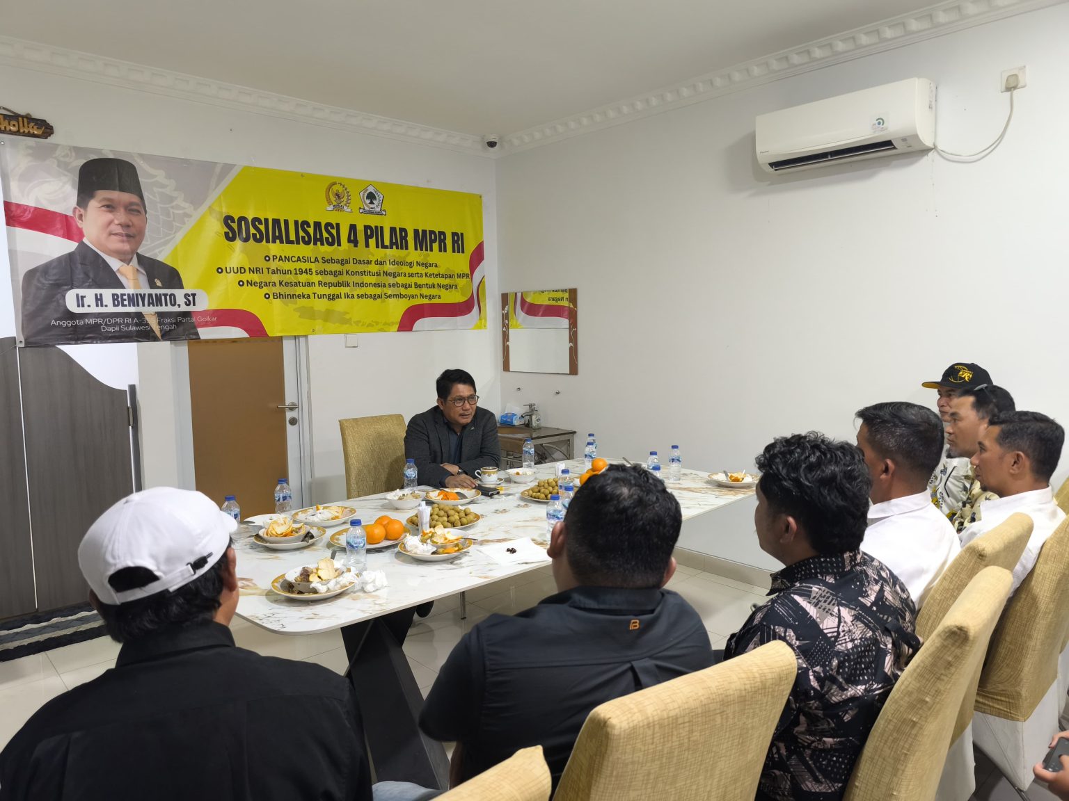 Anggota DPR/MPR RI, Ir. H. Beniyanto Tamoreka, S.T., Menggelar Sosialisasi Empat Pilar Kebangsaan di Rumah Aspirasi Beniyanto.