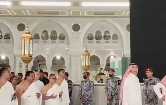Prabowo Subianto Presiden Republik Indonesia Lakukan Ibadah Suci Tunaikan Ibadah Haji.