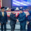 BUPATI BANGGAI MENGHADIRI PELANTIKAN PAW ANGGOTA DPRD BANGGAI
